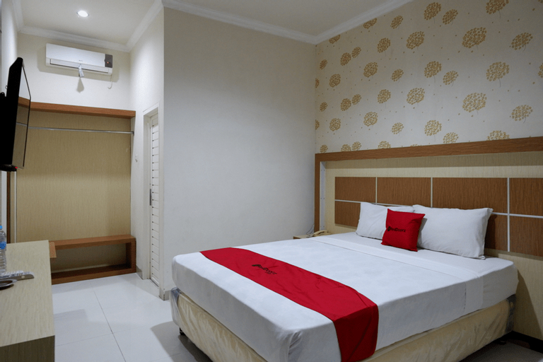 Bedroom 5, RedDoorz @ Hotel Bumi Palupy, Palu