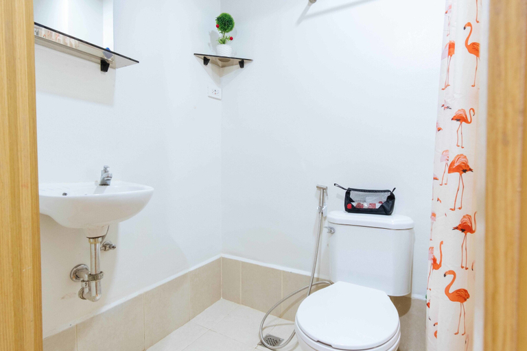 Bathroom 5, RedDoorz Premium @ SMDC Fairview, Quezon City