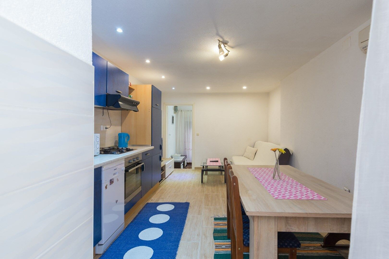 Others 5, Apartments Arena, Pula