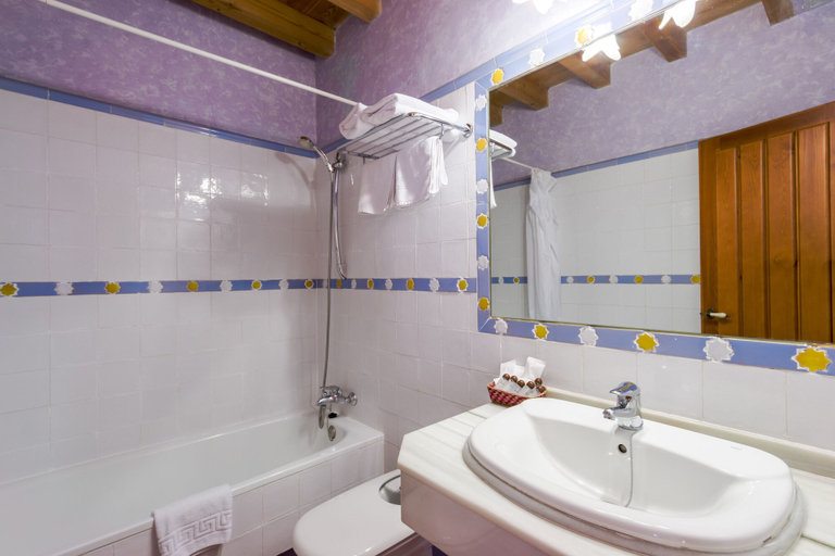 Bathroom 5, Abadia hotel Granada Centro, Granada