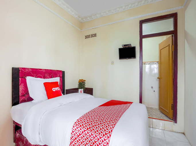 OYO 3004 Penginapan Bromo Adi, Probolinggo