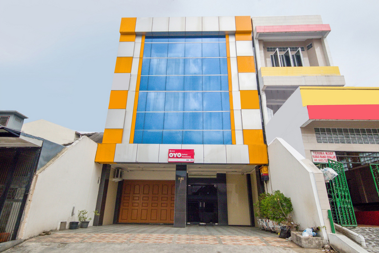 OYO 3023 Yellow Residence, Medan