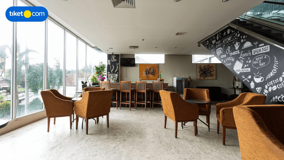 Food & Drinks 5, Her Hotel & Trade Centre Balikpapan, Balikpapan