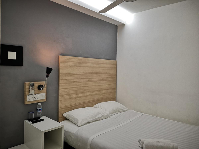 Dragon Door Hotel, Manjung