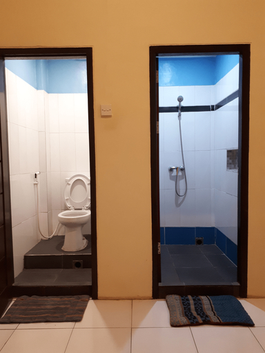 RedDoorz near Dermaga Pelabuhan Rakyat, Sorong