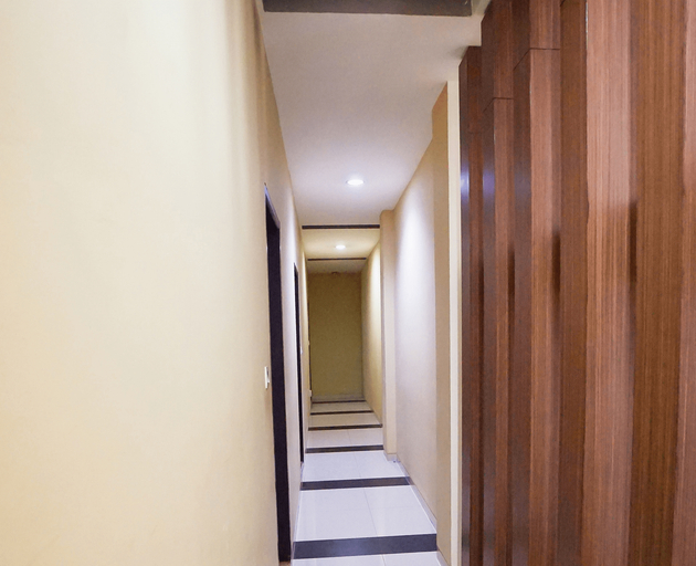 Others 5, De Nearby Hotel, Manado