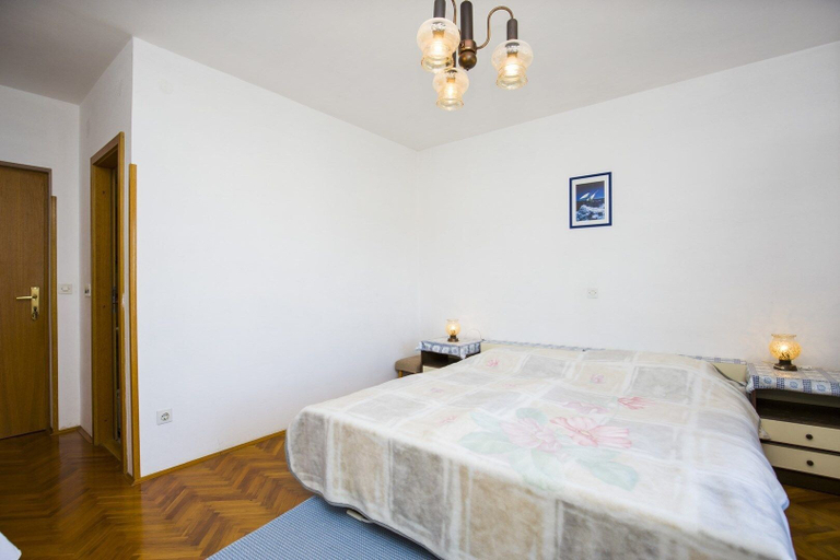 Bedroom 2, Apartments and Rooms Krstinić, Lopar/Supetarska Draga