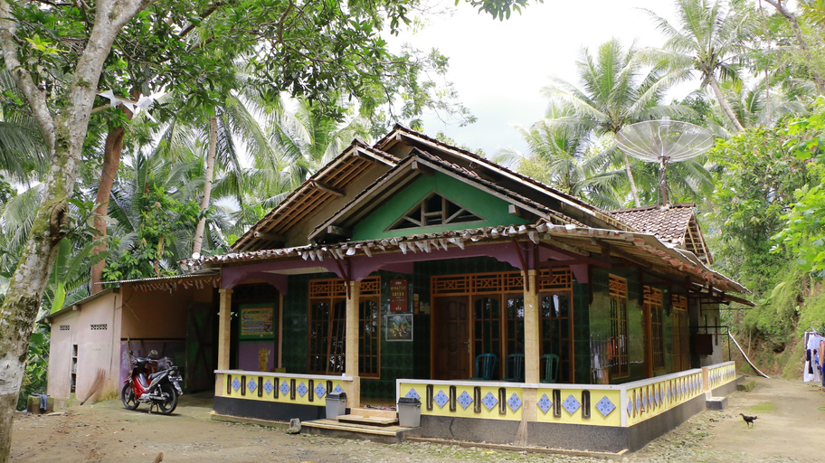 Exterior & Views 2, Endro Homestay, Kulon Progo