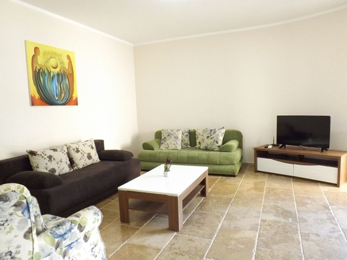 Others 4, Apartment Franca Budva