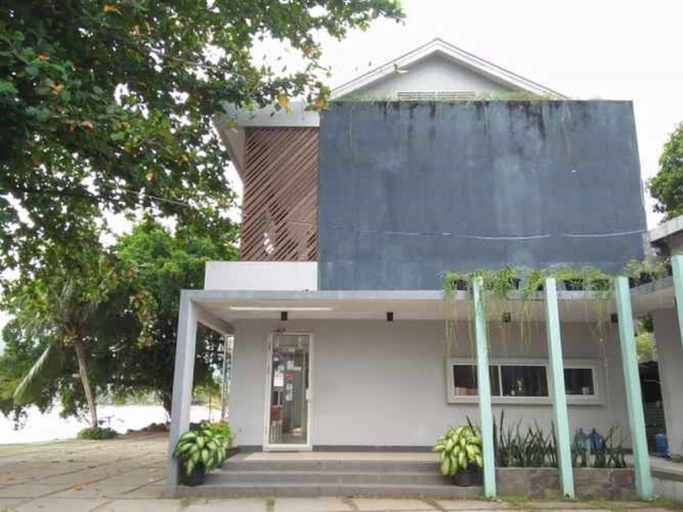 Exterior & Views 3, Cavery Beach Hotel, Padang