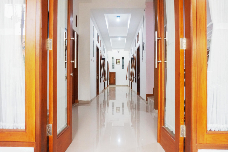 Public Area 5, RedDoorz @ Jalan Danau Limboto, Malang