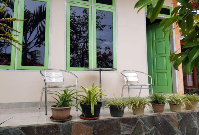Others 5, Villa Robert, Manado