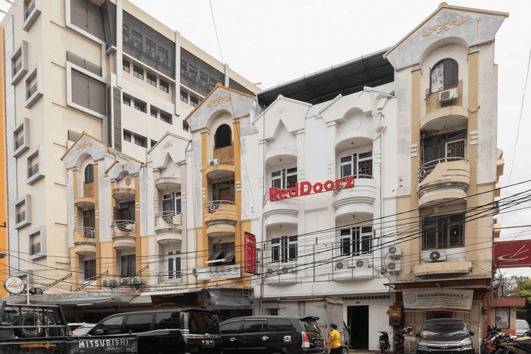 RedDoorz near Sun Plaza Medan 2, Medan