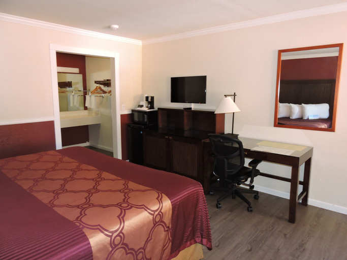 Bedroom 18