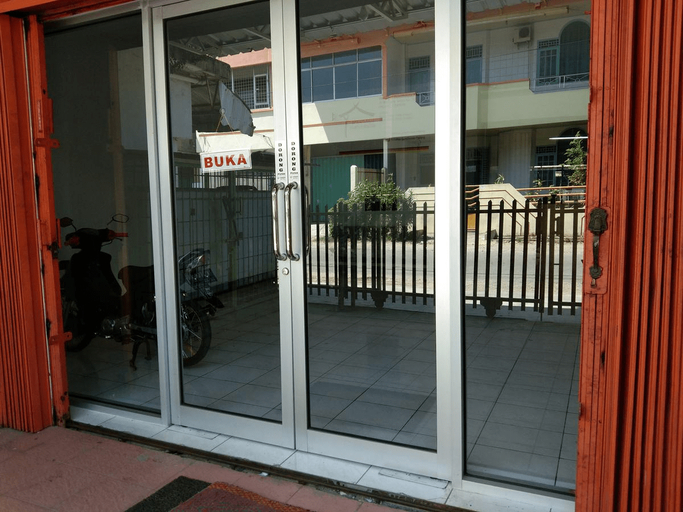 Exterior & Views, Monalisa Guest House, Padang
