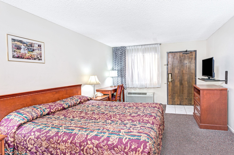 Bedroom 24