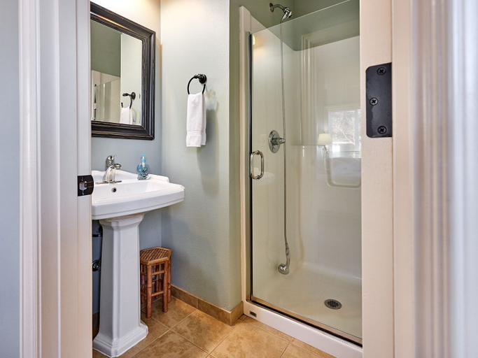 Bathroom 4, Admiral's Beach Retreat, Lincoln