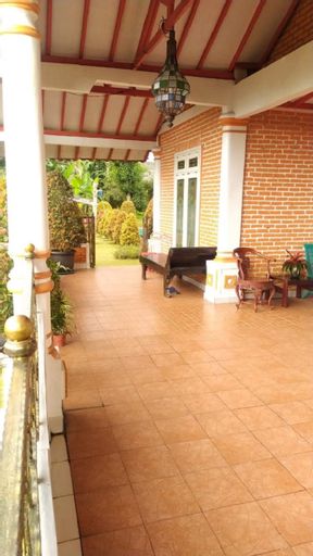 Villa Orange by Kan-El, Bogor
