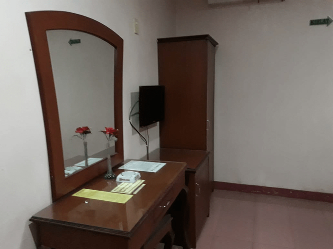 Bedroom 2, Parewisata Hotel, Parepare