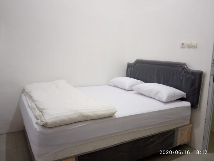Bedroom 2, Happy Inn Puspo RedPartner, Semarang
