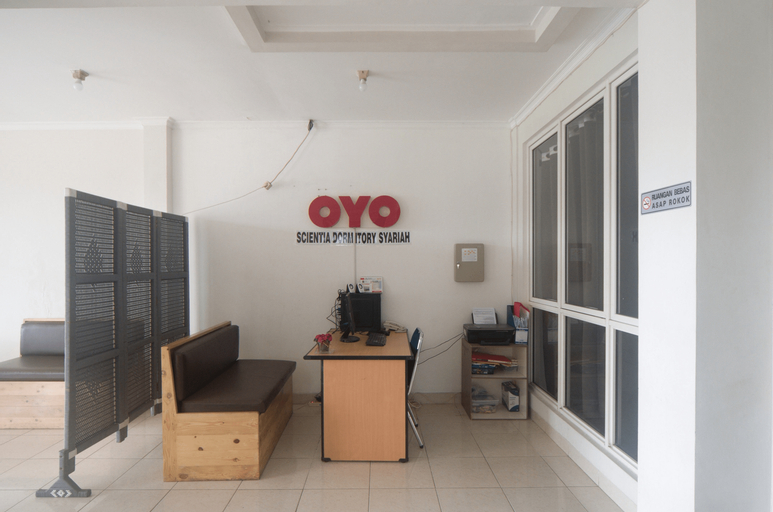 OYO 3049 Scientia Dormitory Near RS Bethsaida, Tangerang