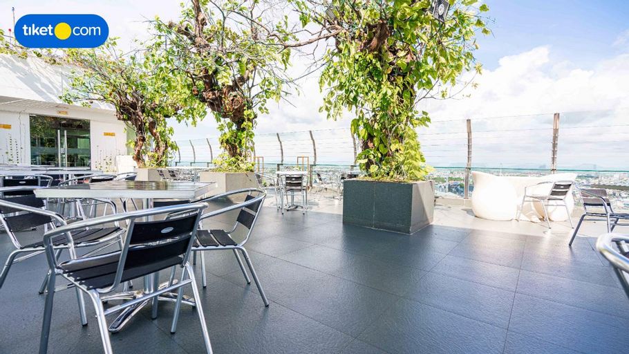 Karebosi Condotel, Makassar