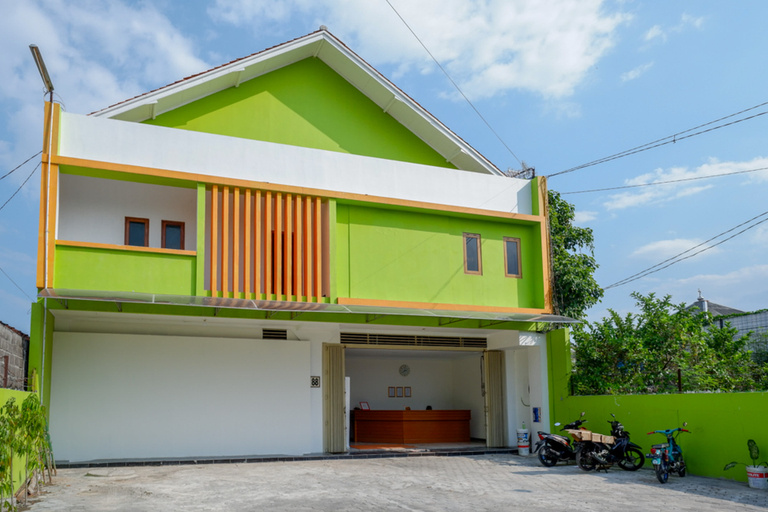 Exterior & Views 2, RedDoorz @ Jalan Wonosari KM.9, Sleman
