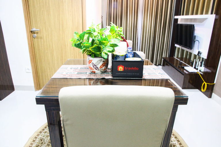 Others 4, Luxury 1BR with Study Room The Oasis Apartment By Travelio, Cikarang