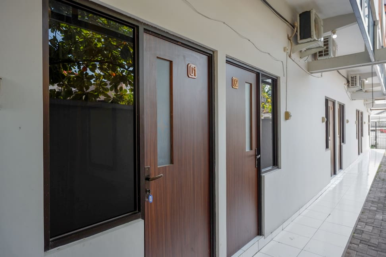 Public Area 5, RedDoorz near Stasiun Tawang Semarang, Semarang