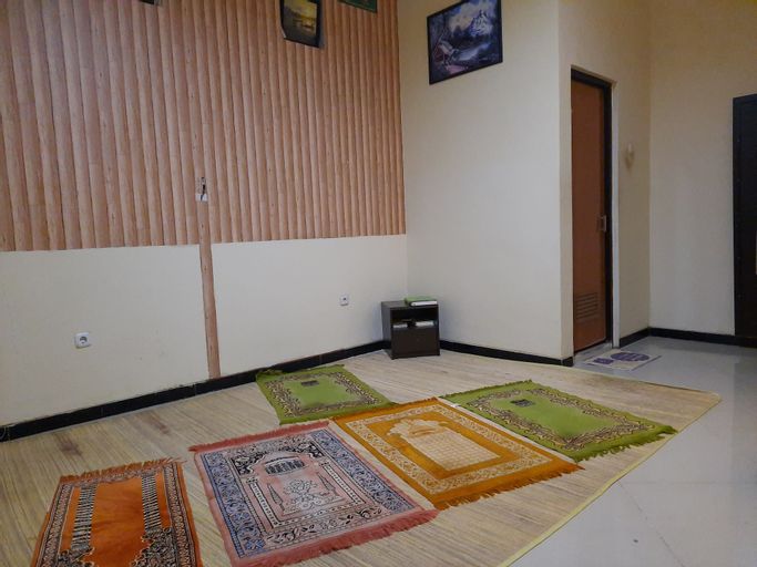 Queen City Hotel Banjarmasin ( A HARBOUR SIDE HOTEL ), Banjarmasin