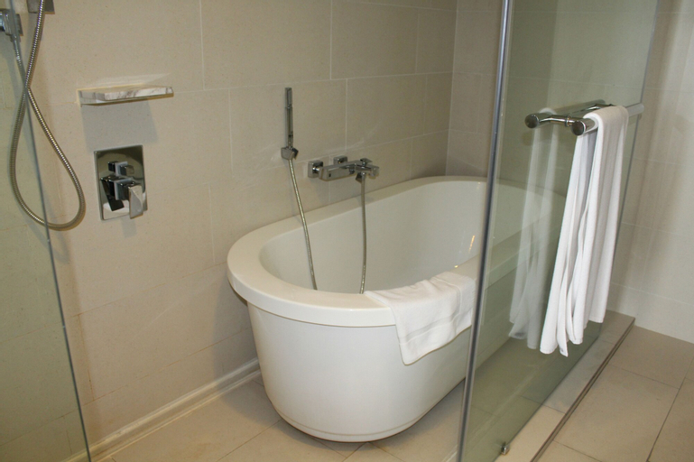 Bathroom 20