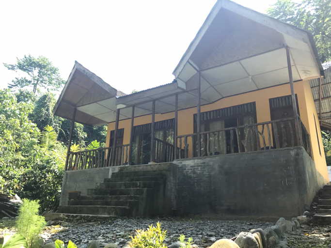 Exterior & Views 10