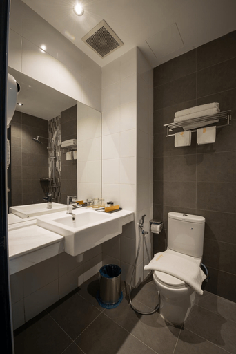 Bathroom 5, Asiatic Hotel Melaka, Malacca City