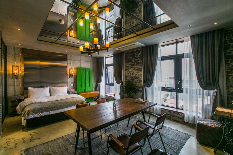 Bedroom 12