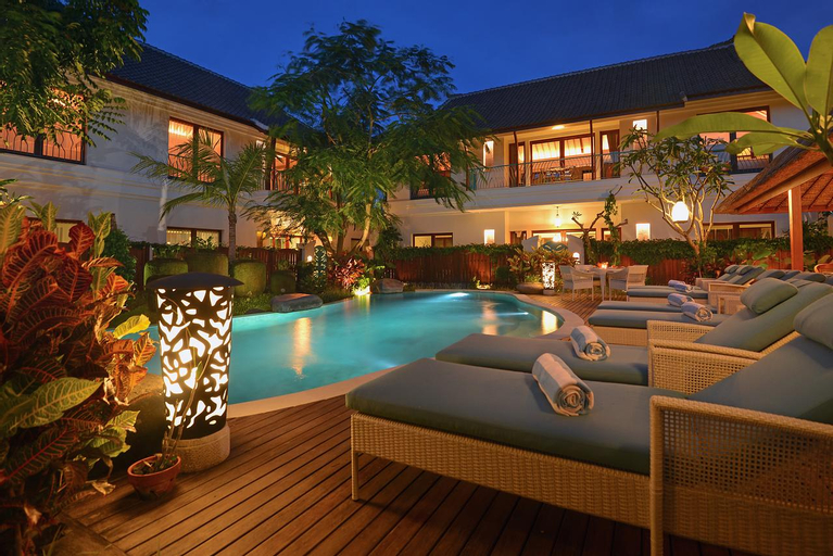Exterior & Views 18