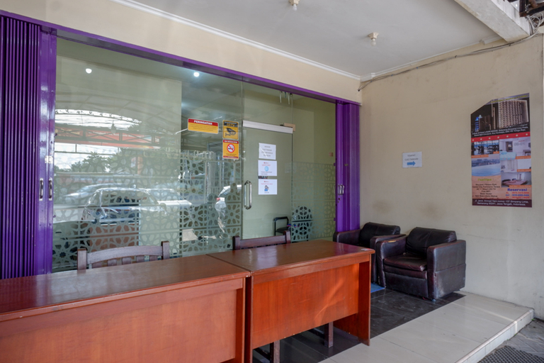 Public Area, RedDoorz near Universitas Diponegoro Semarang 2, Semarang