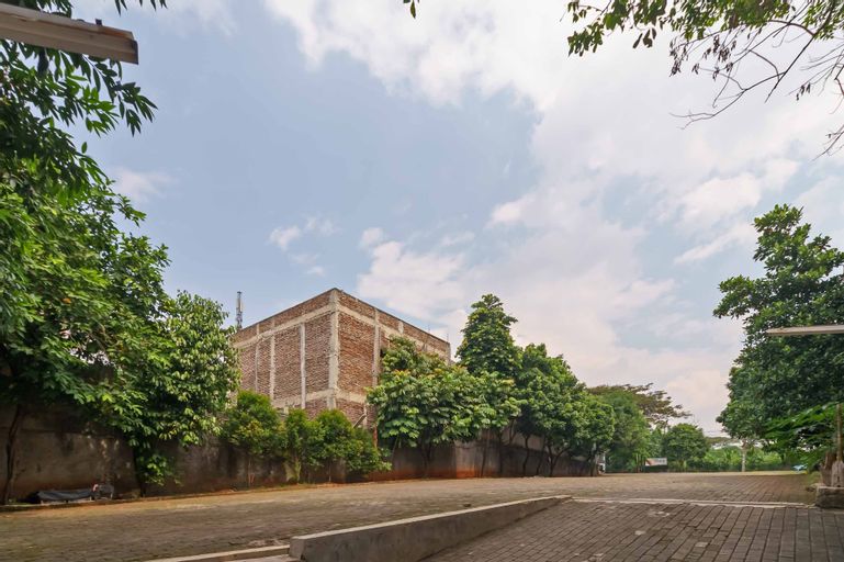 RedDoorz Syariah near Ragunan Zoo 3, South Jakarta