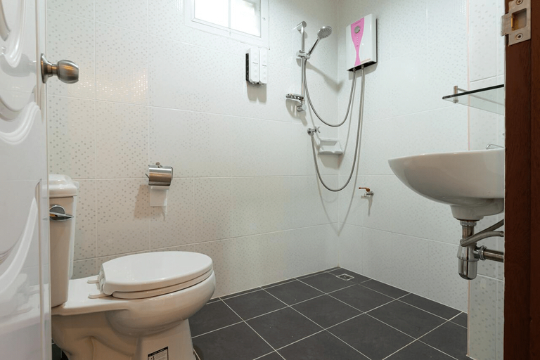 Bathroom 5, Tree Place, Chom Thong