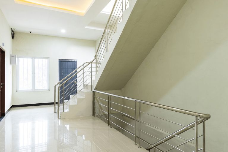 RedDoorz near Medan Amplas, Medan