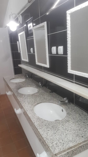 Bathroom 2, Barcelona Costa Brava Beach Camp, Girona
