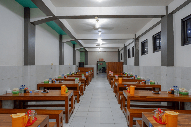 RedDoorz Syariah @ Hotel Wisma Indonesia Kendari, Kendari