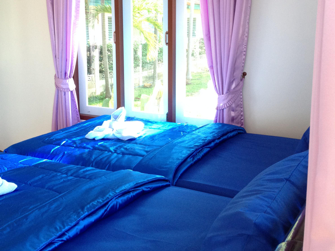 Baan Golden Resort, K. Sam Roi Yot