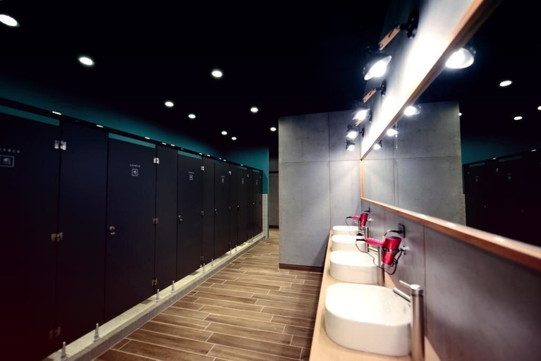 Bathroom 4, KID Hualien Hostel, Hualien
