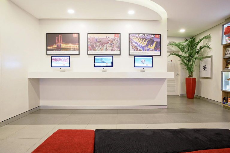 Public Area 2, Red Planet Makati Avenue, Makati City