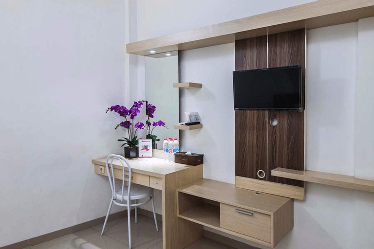 RedDoorz @ Jatiwaringin, East Jakarta