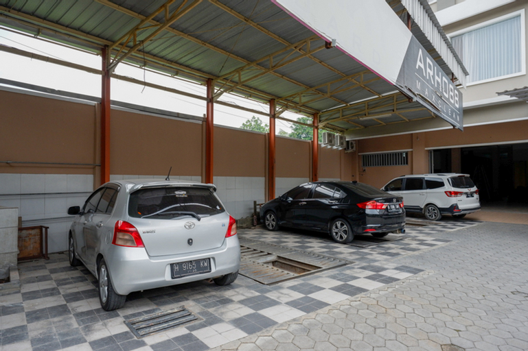 RedDoorz near Exit Tol Banyumanik 2, Semarang