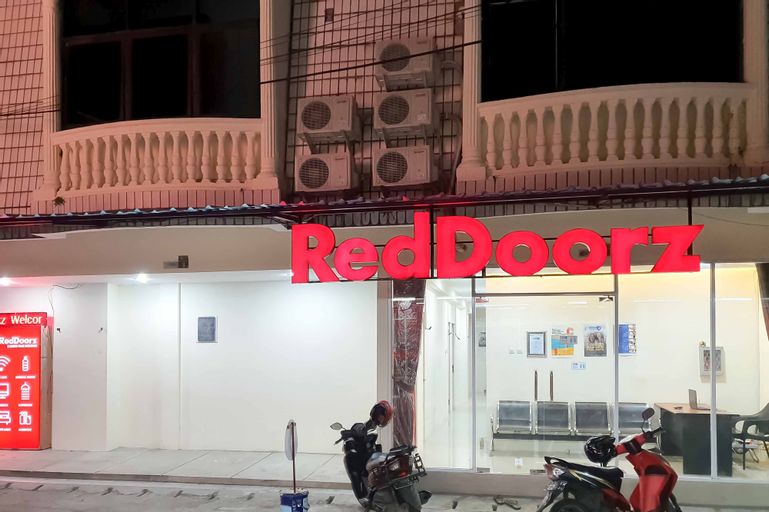 RedDoorz @ Darmo Park 1 Surabaya, Surabaya