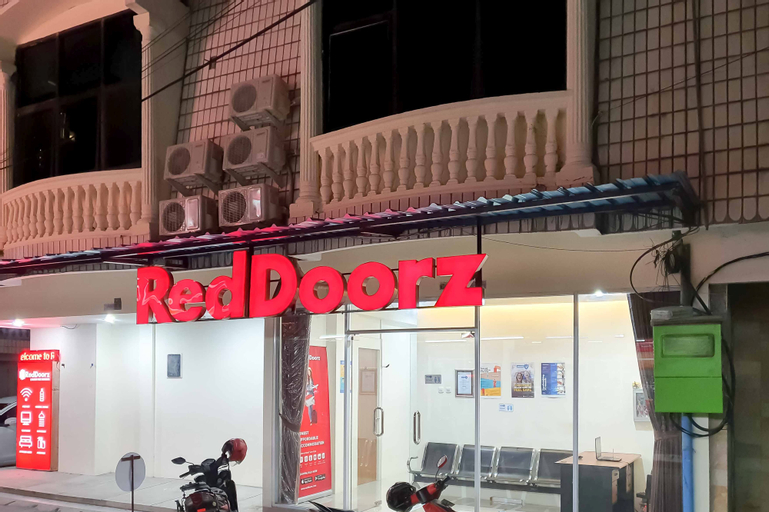 RedDoorz @ Darmo Park 1 Surabaya, Surabaya