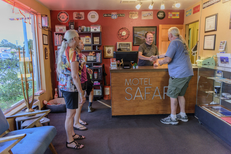 Public Area, Motel Safari, Quay