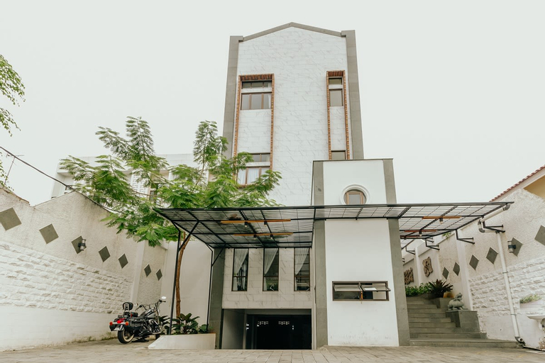 Urbanest Inn House Slipi, West Jakarta